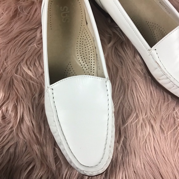 Simplify White Women's Loafers - Picture 2 of 8
